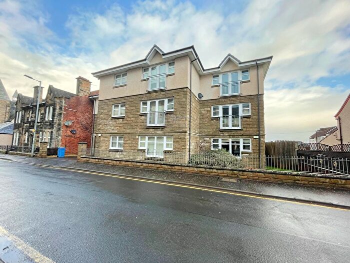 2 Bedroom Flat To Rent In Flat, Woodside Walk, Hamilton, ML3