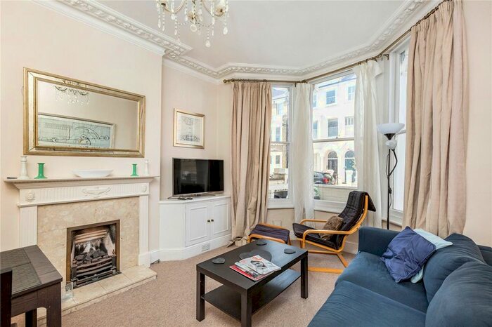 2 Bedroom Flat To Rent In Tournay Road, London, SW6