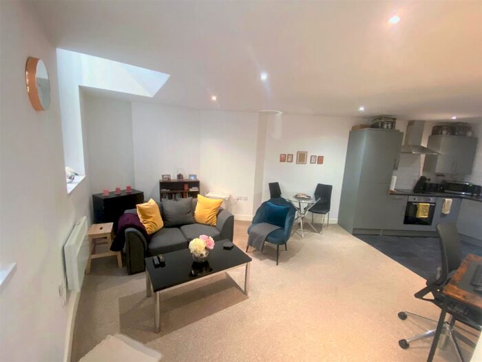 1 Bedroom Apartment To Rent In One Bedroom Apartment - Law Russel House, Bradford, BD1