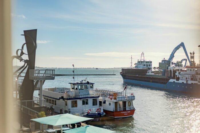 1 Bedroom Flat To Rent In The Quay, Poole, BH15