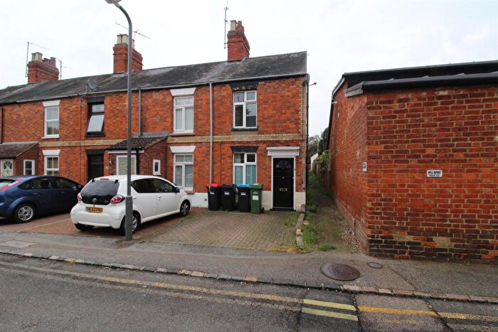 2 Bedroom Terraced House To Rent In King Street, Stony Stratford, Milton Keynes, MK11