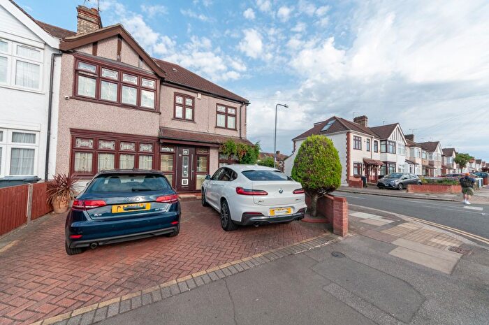 5 Bedroom Semi-Detached House To Rent In Craven Gardens, Barkingside, Ilford, IG6