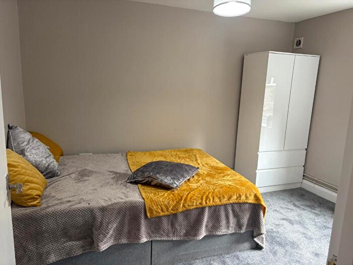 1 Bedroom Flat To Rent In Villa Road, Luton, Bedfordshire, LU2