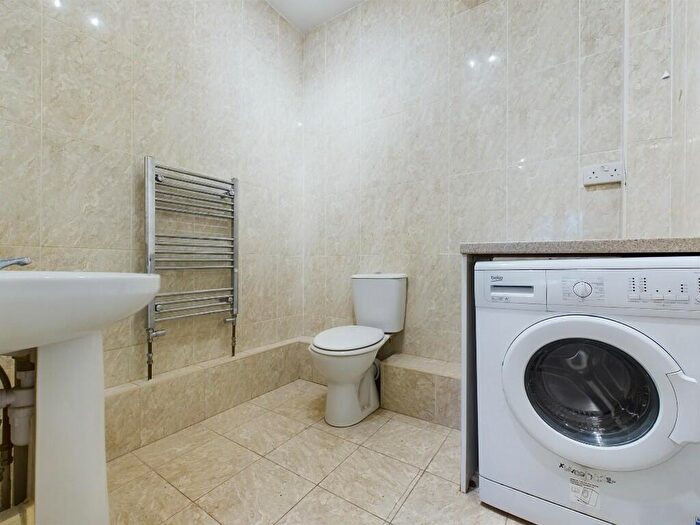 3 Bedroom Terraced House For Sale In Windlesham Avenue, BN1