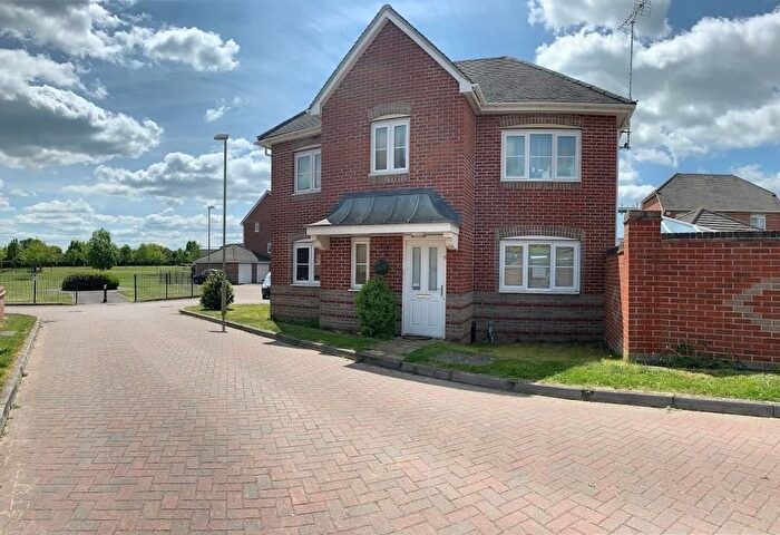 3 Bedroom Detached House To Rent In Chippenham Close, Basingstoke, RG22