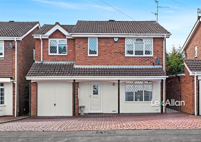 4 Bedroom Detached House For Sale In Finsbury Drive, Brierley Hill, DY5