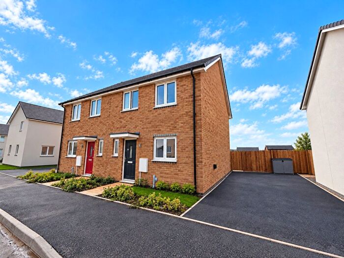 3 Bedroom Semi Detached House For Sale In East Hill Lane, Bideford, Devon, EX39