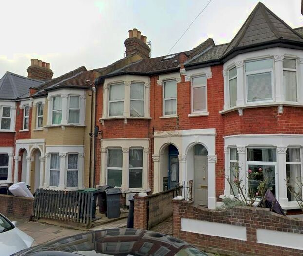2 Bedroom Flat To Rent In Handsworth Road, London, N17
