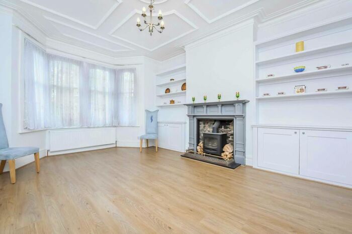 5 Bedroom Terraced House To Rent In First Avenue, Acton, London, W3