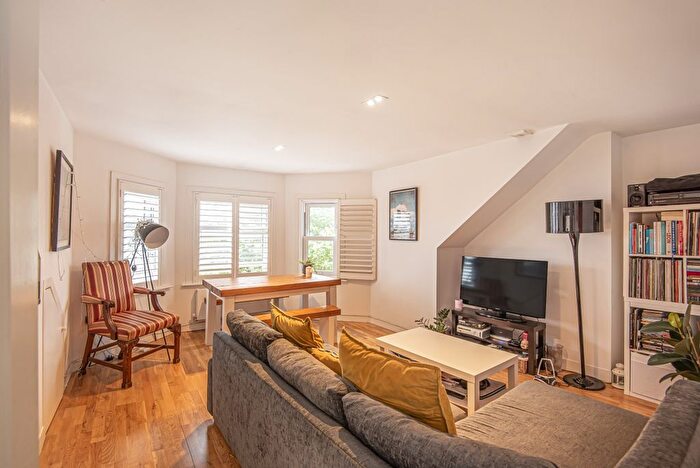 2 Bedroom Property To Rent In Thornlaw Road, West Norwood, London, SE27