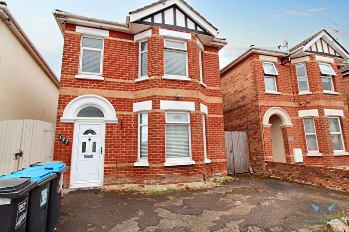 4 Bedroom Detached House For Sale In Capstone Road, Bournemouth, BH8