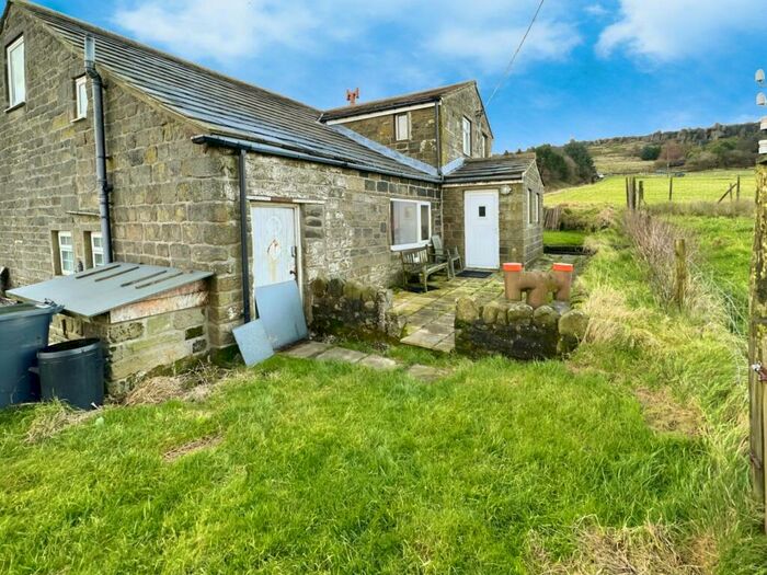 4 Bedroom Detached House For Sale In Kebs Road, Todmorden, West Yorkshire, OL14