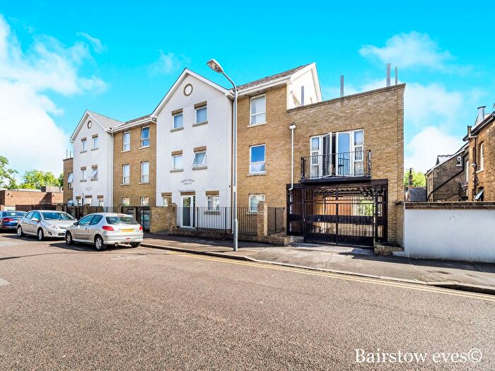 2 Bedroom Flat To Rent In Kiran Court, London, E11