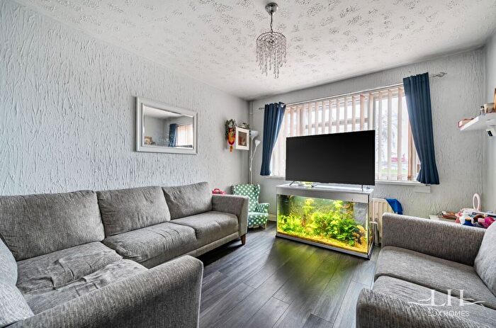 3 Bedroom Terraced House For Sale In Ford Lane, Rainham, RM13