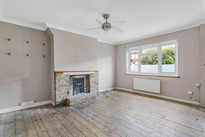 3 Bedroom End Of Terrace House For Sale In Windmill Road, Croydon, CR0