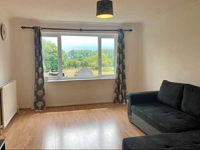 1 Bedroom Flat To Rent In Huntsmans Close, Feltham, TW13