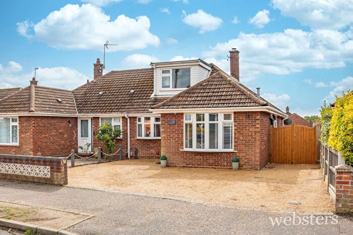 3 Bedroom Semi-Detached Bungalow For Sale In Saracen Road, Norwich, NR6
