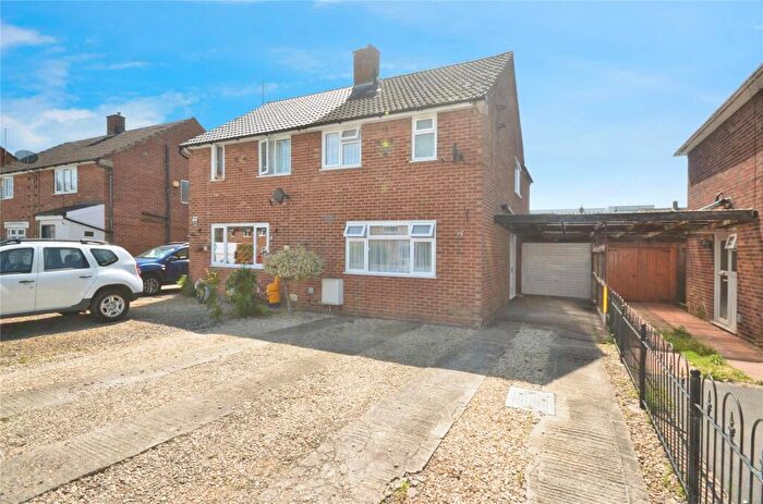 3 Bedroom Semi-Detached House For Sale In Meadowcroft, Aylesbury, Buckinghamshire, HP19