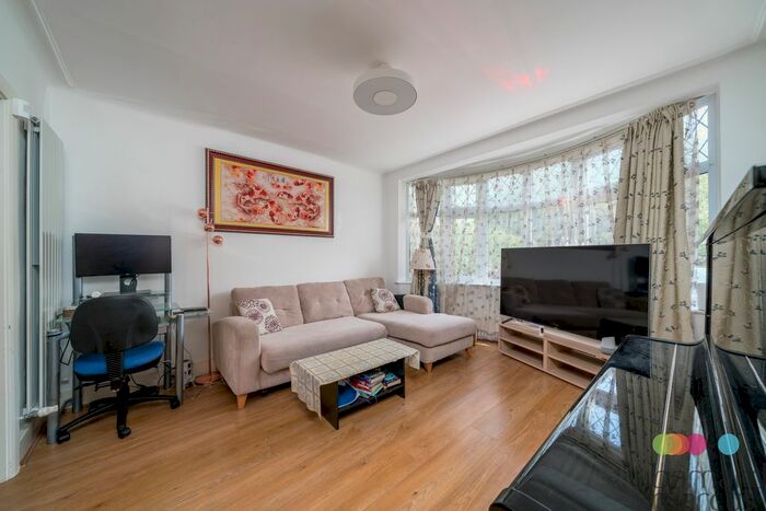 4 Bedroom Property To Rent In West Walk, East Barnet, Barnet, EN4