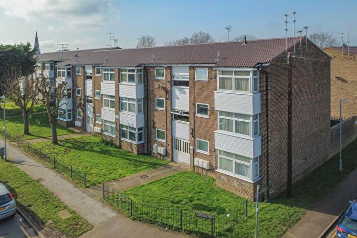 2 Bedroom Flat For Sale In West Side, Leighton Buzzard, LU7