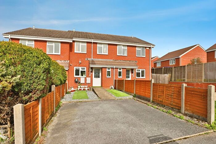 3 Bedroom Terraced House For Sale In Haymoor Road, Poole, BH15