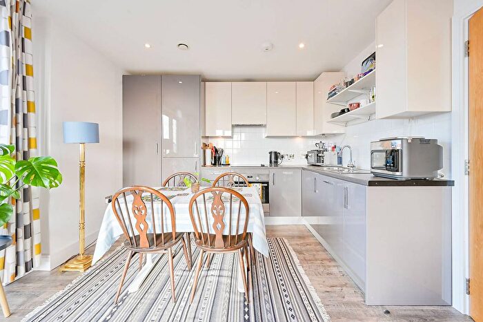 1 Bedroom Flat For Sale In Hoopers Mews, Acton, London, W3