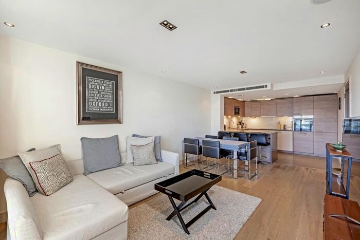 3 Bedroom Flat To Rent In Park Street, London, SW6