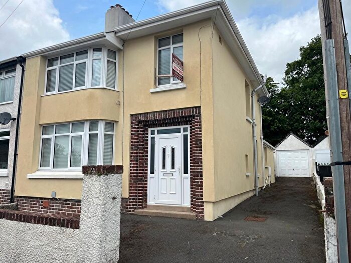 4 Bedroom Semi-Detached House To Rent In Steele Avenue, Carmarthen, SA31