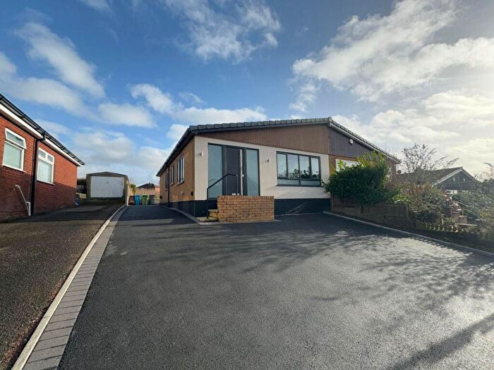 3 Bedroom Semi-Detached Bungalow To Rent In Denbigh Drive, Shaw, OL2
