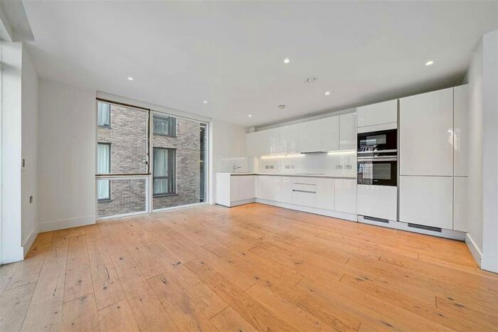3 Bedroom Flat To Rent In West Row, London W10