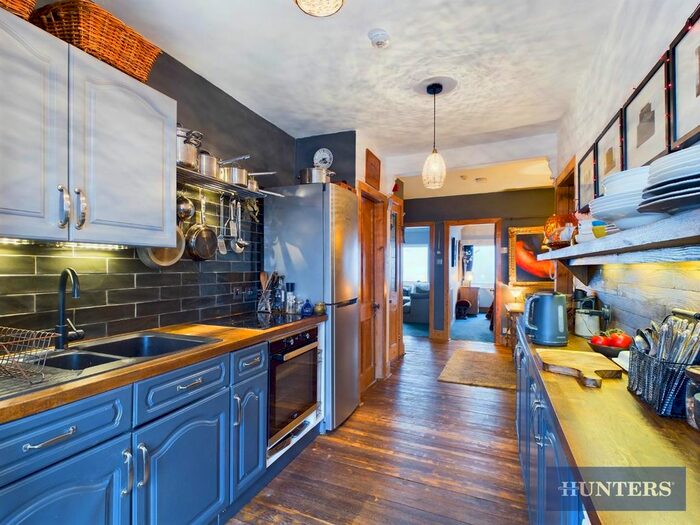 2 Bedroom Flat For Sale In Esplanade, Scarborough, YO11