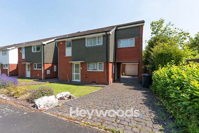 3 Bedroom Link Detached House For Sale In Geneva Drive, Westlands, Newcastle, ST5