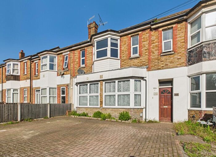2 Bedroom Flat For Sale In St Lukes Ave, Ramsgate, CT11