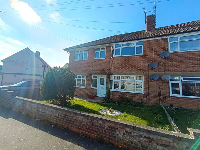 2 Bedroom Apartment To Rent In Centre Parade, Kettering, NN16
