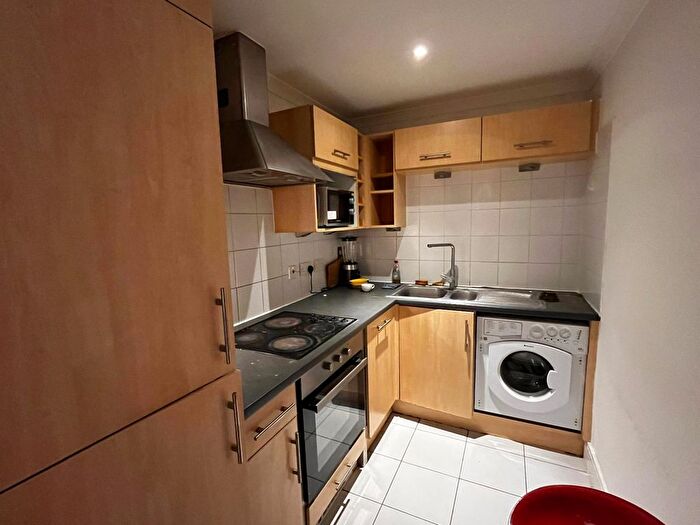 2 Bedroom Flat To Rent In Duckett Street, London, E1