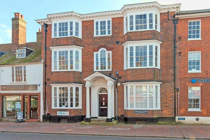 Apartment To Rent In High Street, Sittingbourne, Kent, ME10