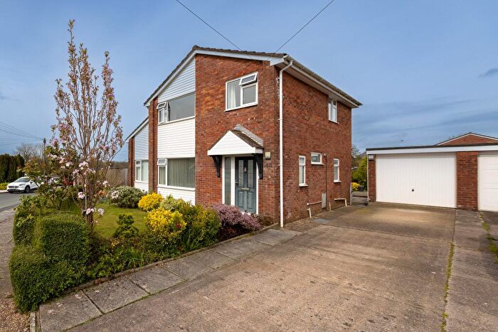 3 Bedroom Detached House For Sale In Parc-y-Coed, Cardiff, CF15