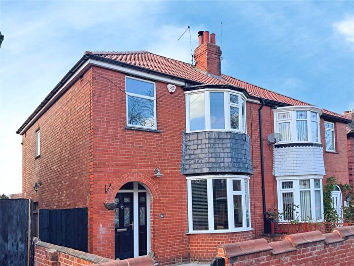 3 Bedroom Semi Detached House For Sale In Danum Road, Doncaster, South Yorkshire, DN4