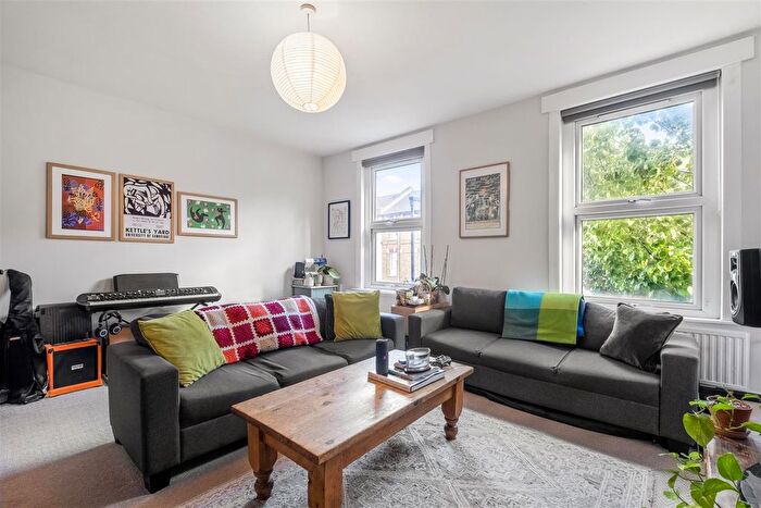 4 Bedroom Flat To Rent In Santley Street, SW4