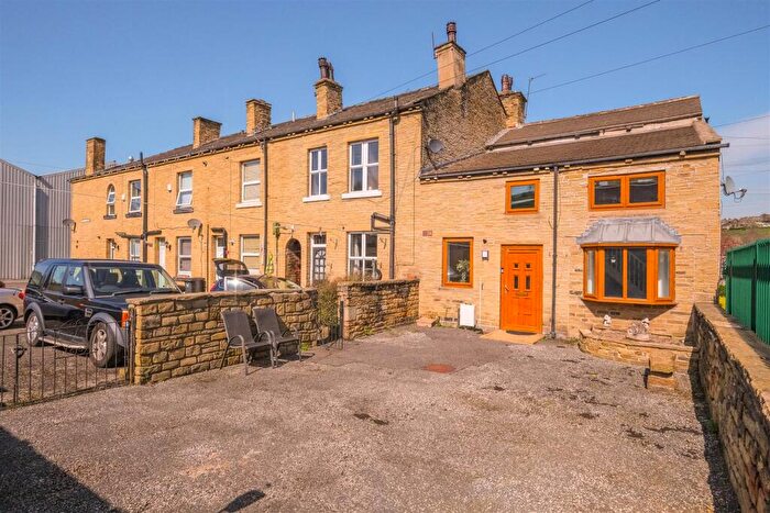 2 Bedroom Cottage For Sale In Woodland Square, Brighouse, HD6