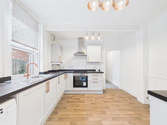 2 Bedroom Flat To Rent In Nuns Close, Ground Floor Flat, Hitchin, SG5