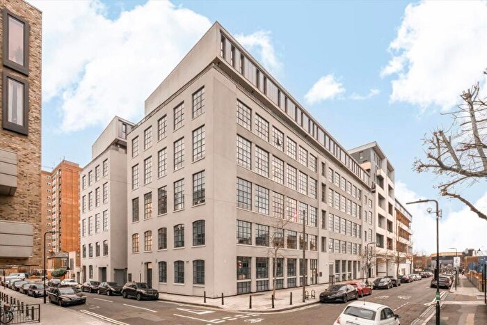 2 Bedroom Flat For Sale In Chatham Place, Hackney, E9