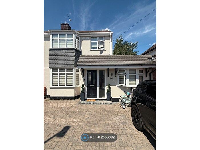 5 Bedroom Detached House To Rent In Linden Gardens, Enfield, EN1