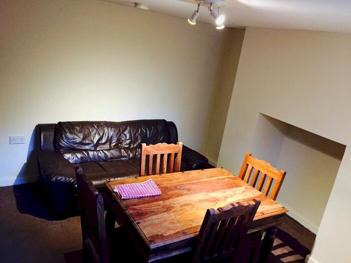 5 Bedroom Terraced House To Rent In The Retreat, Sunderland, SR2