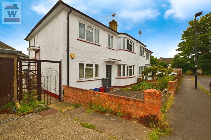 3 Bedroom Maisonette To Rent In Redesdale Gardens, Isleworth, TW7