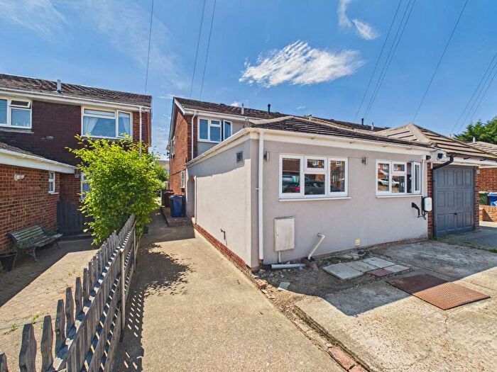 4 Bedroom End Of Terrace House For Sale In Milton Road, Corringham, SS17