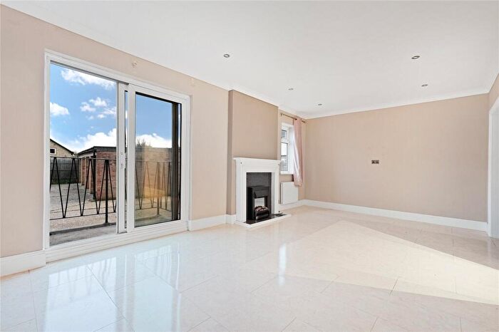 3 Bedroom Apartment To Rent In Avon Court, Avon Road, Upminster, RM14