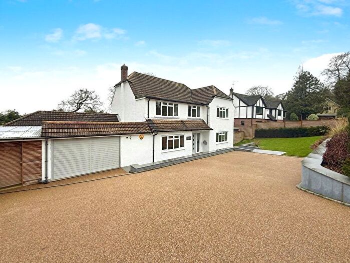 4 Bedroom Detached House To Rent In Hurst Close, Woking, Surrey, GU22