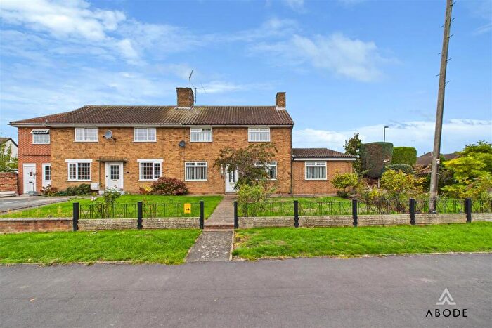4 Bedroom Semi-Detached House For Sale In Norton Road, Burton-On-Trent, DE13