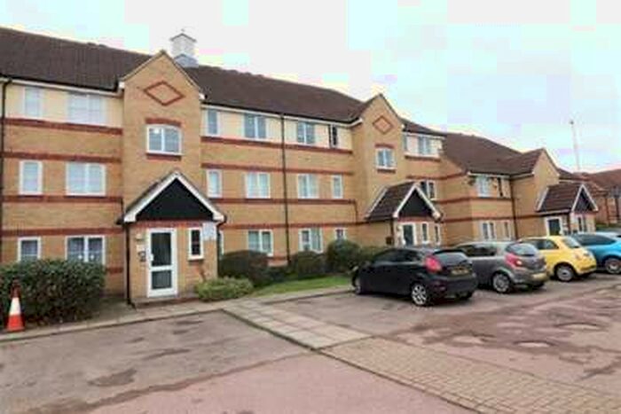 1 Bedroom Flat To Rent In Hove Close, Grays, RM17